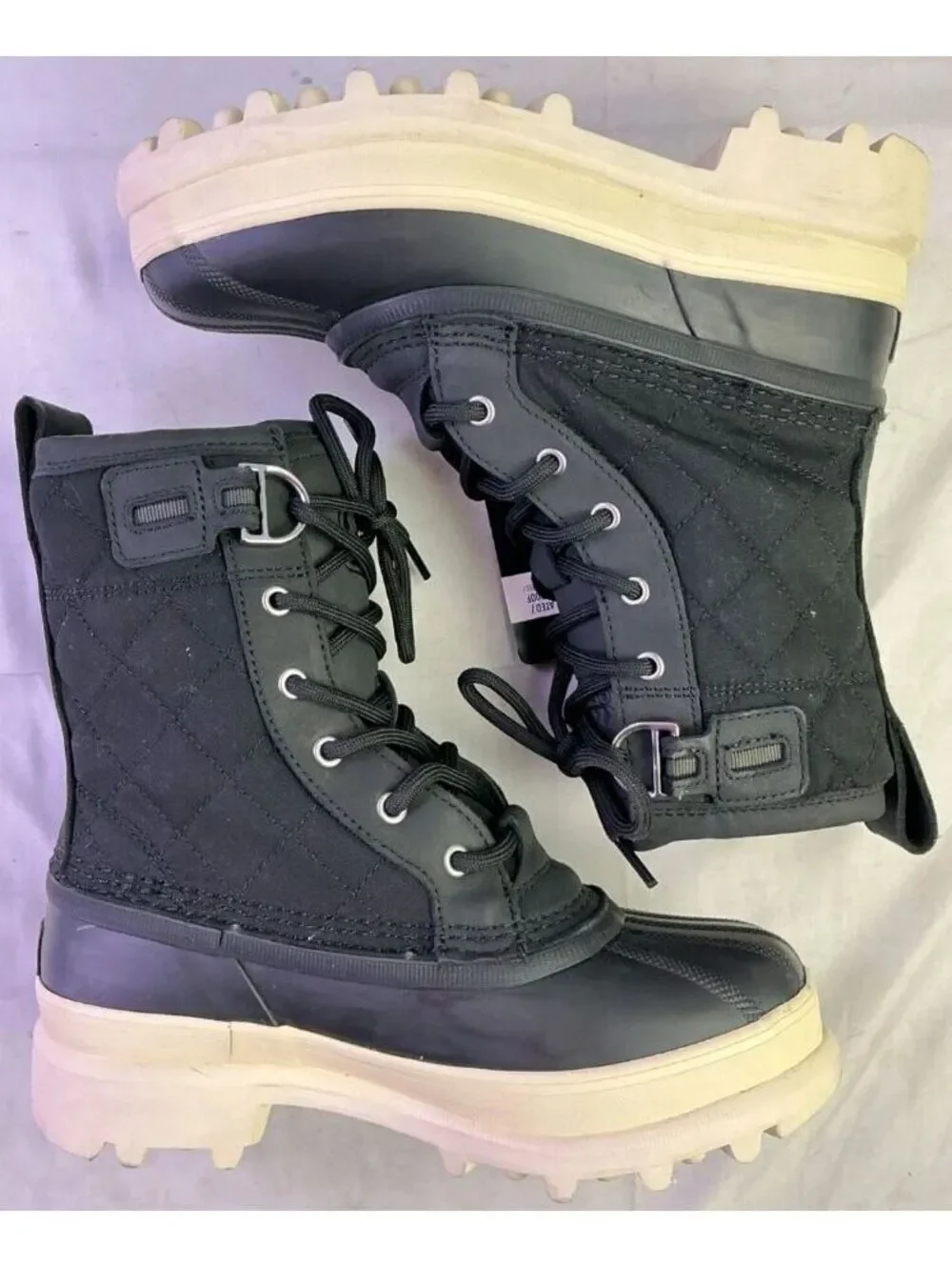 Size 8 Sorel Waterproof Winter Boots Black and White Rubber Sole Size 8